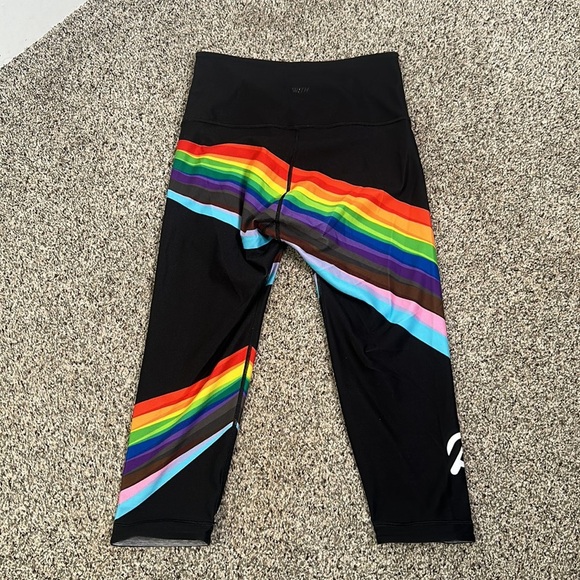 Peloton pride rain bow crop leggings size small - Picture 8 of 11